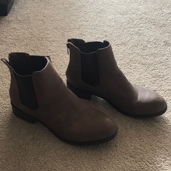 DLG - brown booties - Picture 3 of 3